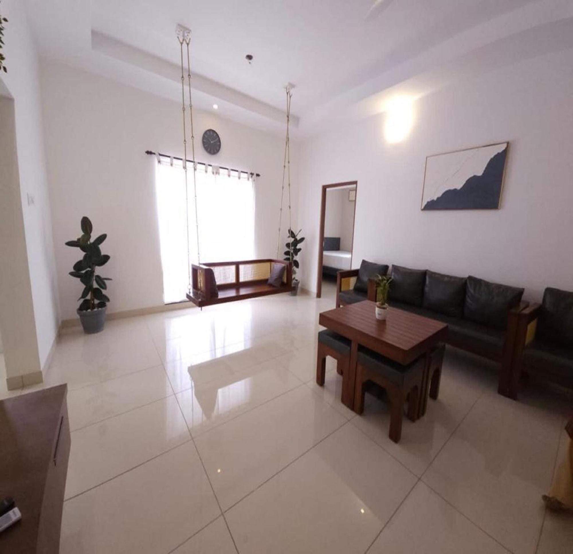 Thulasi Avenue Inn Pollāchi 외부 사진