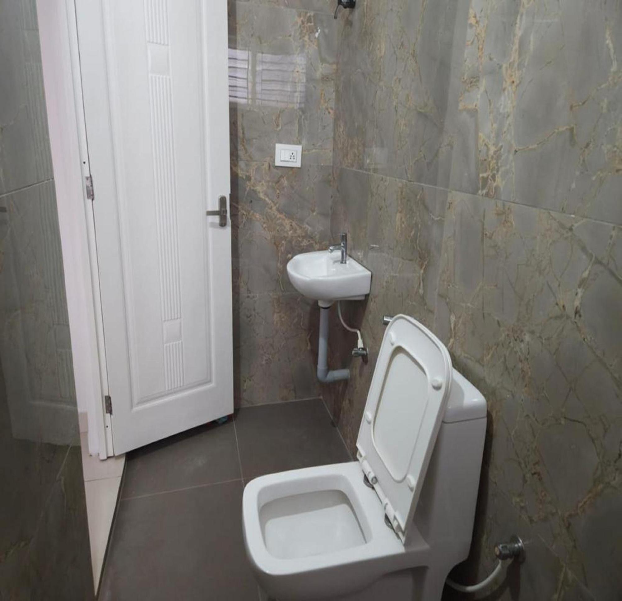 Thulasi Avenue Inn Pollāchi 외부 사진