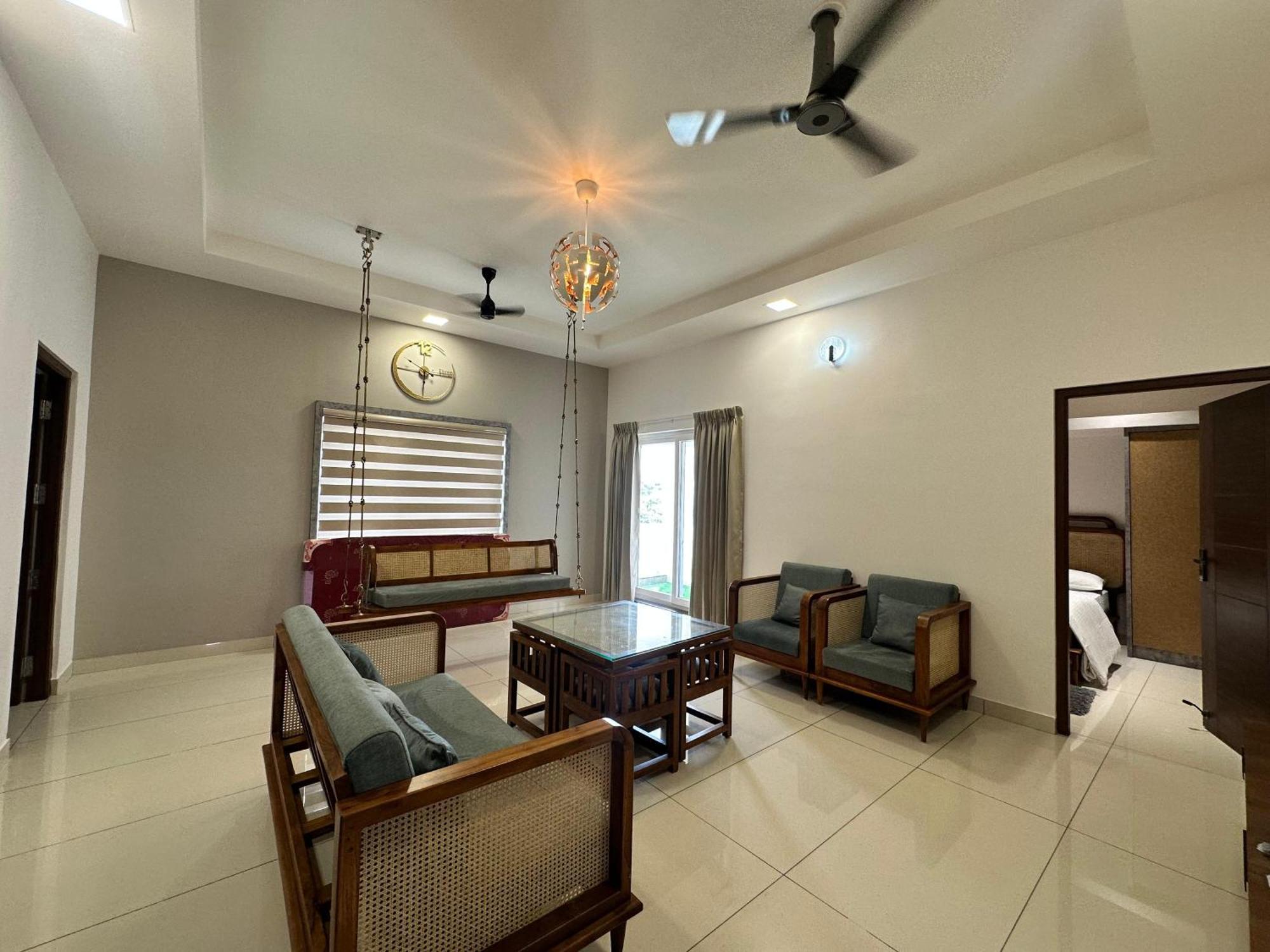 Thulasi Avenue Inn Pollāchi 외부 사진