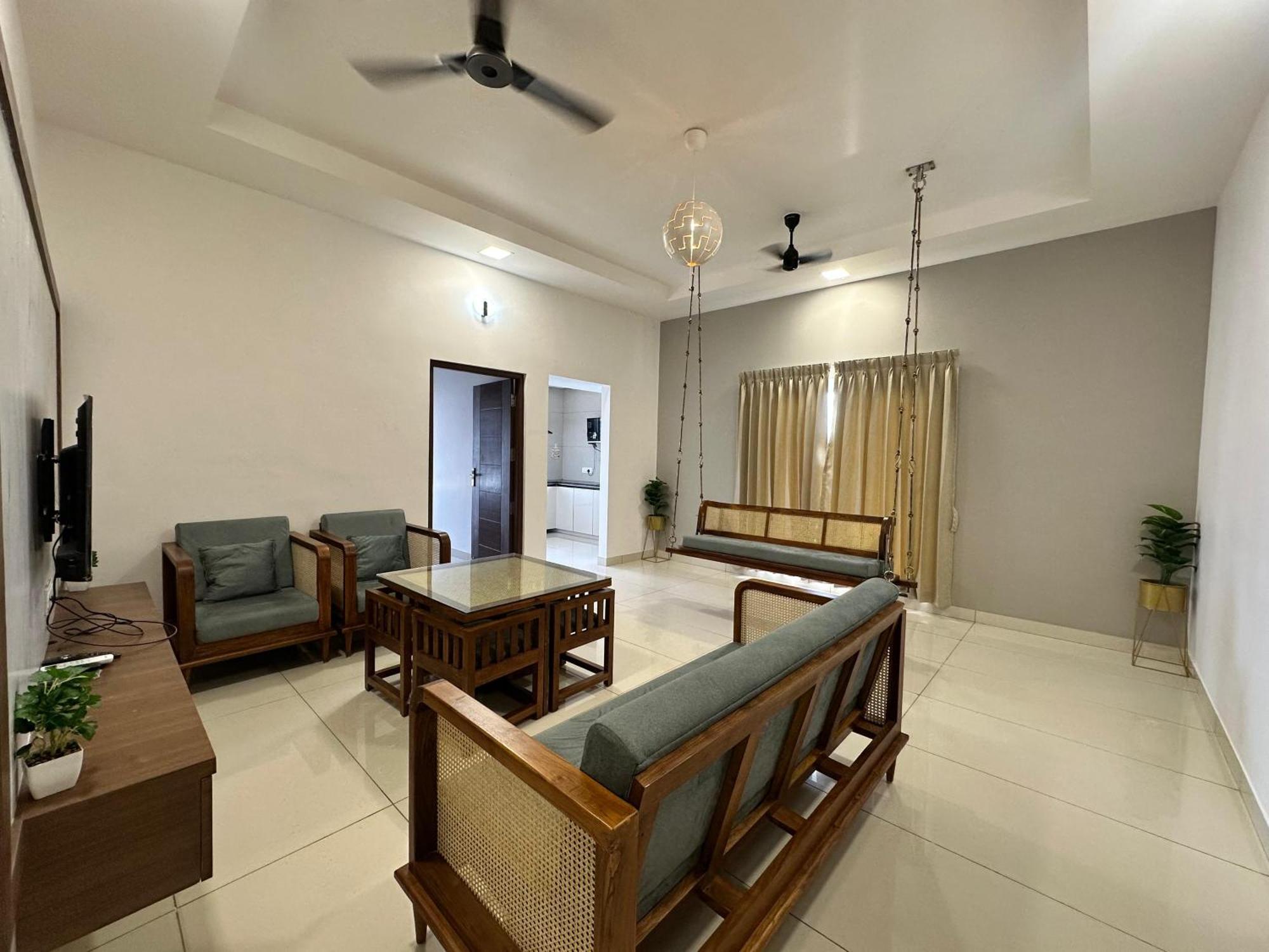 Thulasi Avenue Inn Pollāchi 외부 사진